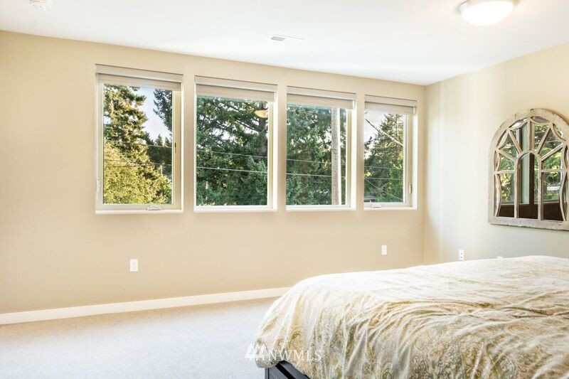 4628 Southwest Myrtle Street Seattle, WA 98136 - Photo 9 of 25 Gallery Image 9