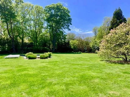 11 Georgica Road, East Hampton, NY 11937