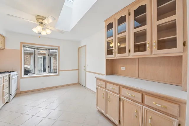 $259,000 | 5413 North Milwaukee Avenue, Unit 3B, Chicago, IL 60630