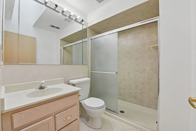 $259,000 | 5413 North Milwaukee Avenue, Unit 3B, Chicago, IL 60630