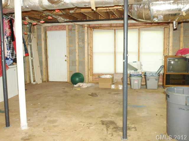 11614 Pump Station Road Charlotte, NC 28216 - Photo 13 of 16 Gallery Image 13