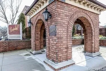 $648,000 | 12-32 Diane Place, Unit 204L | Bay Terrace