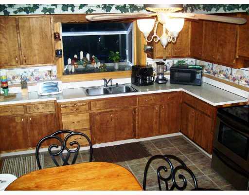 134 Baldwin Road Carnegie, PA 15106 - Photo 4 of 8 Kitchen.