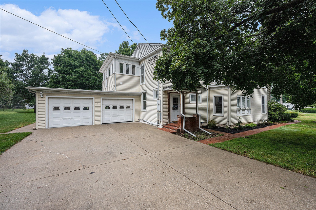 380 Centreville Road Constantine, MI 49042 - Photo 2 of 39
