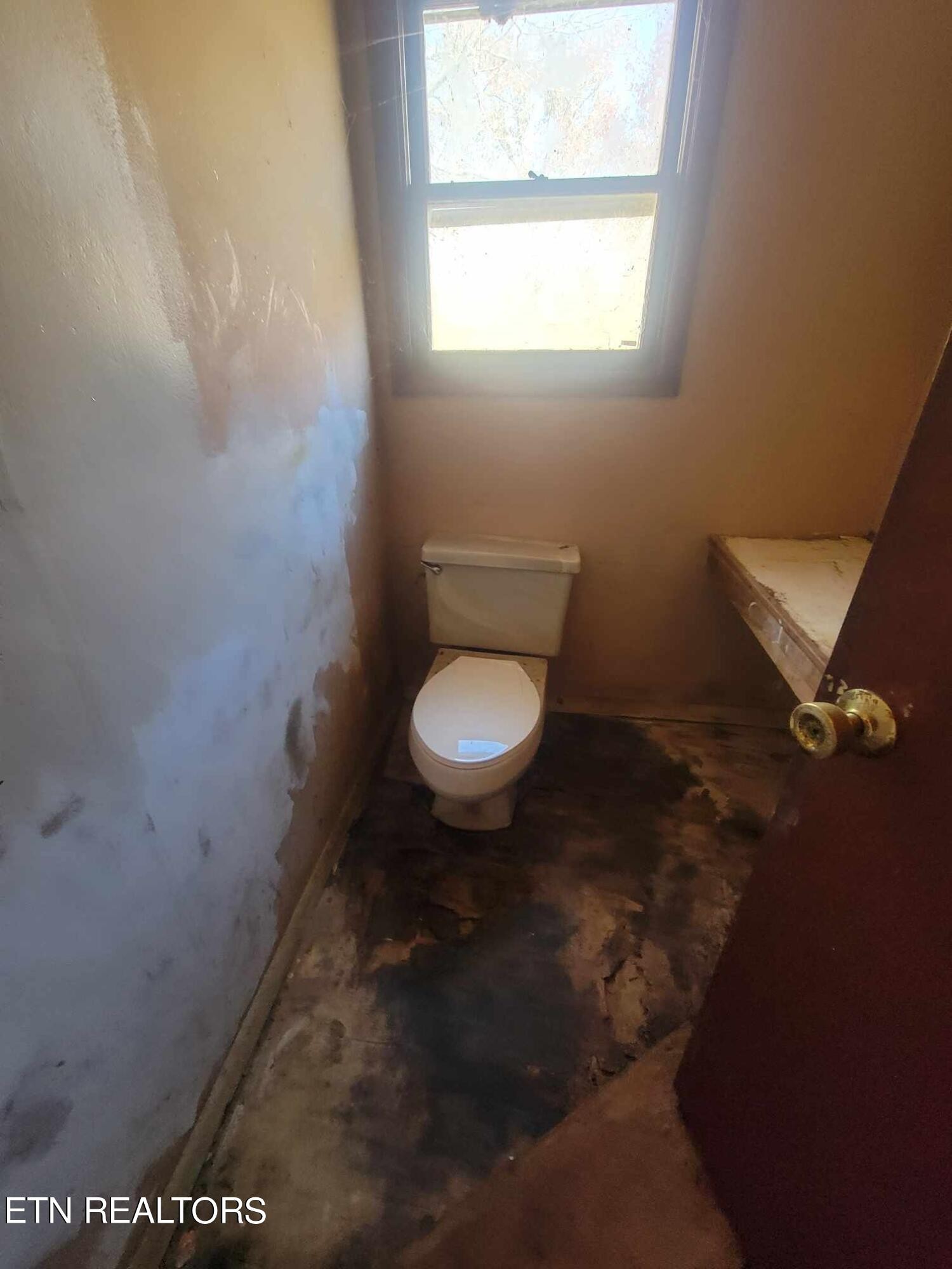 1751 Eldridge Loop Crossville, TN 38571 - Photo 18 of 35 a bathroom with a toilet