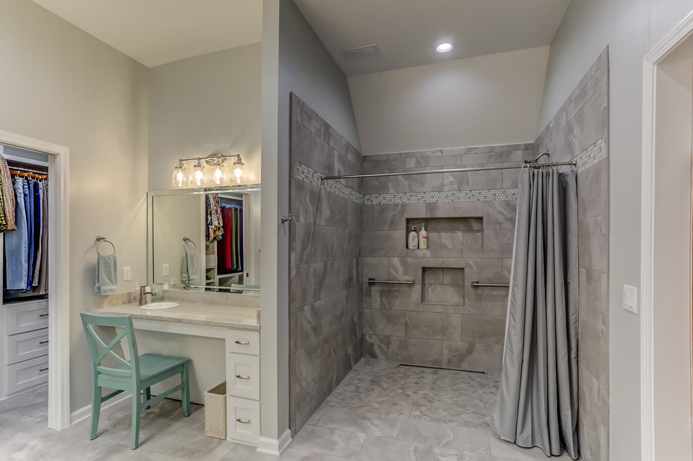 1091 Sugar Lane Collierville, TN 38017 - Photo 17 of 25 a bathroom with a sink a mirror and a shower