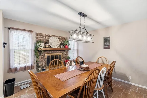 $270,000 | 430 Chestnut Drive, Marshall, MO 65340