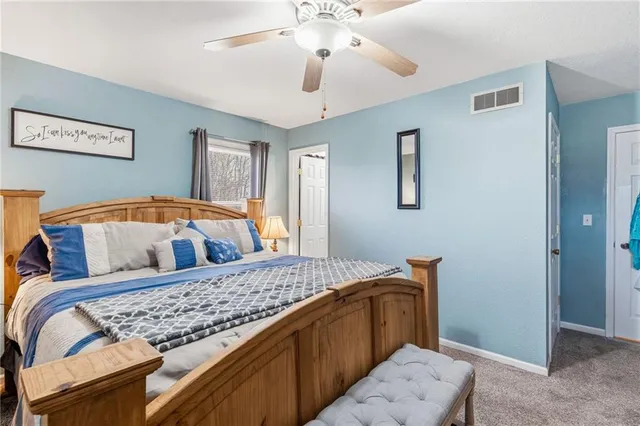 $275,000 | 430 Chestnut Drive, Marshall, MO 65340