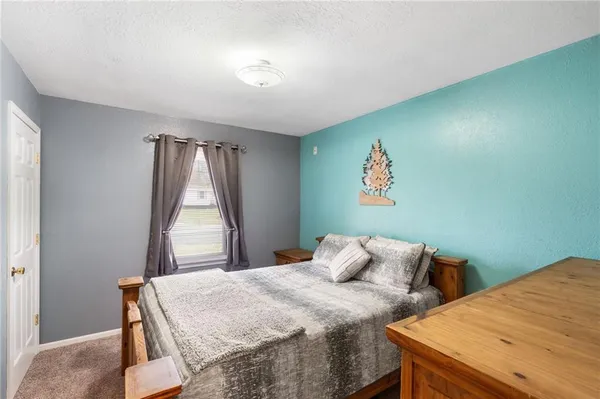 $270,000 | 430 Chestnut Drive, Marshall, MO 65340