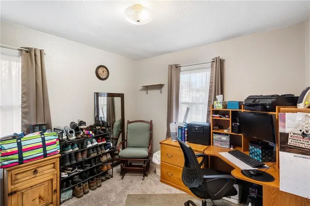 $275,000 | 430 Chestnut Drive, Marshall, MO 65340