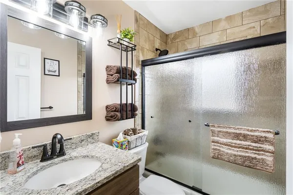 $270,000 | 430 Chestnut Drive, Marshall, MO 65340