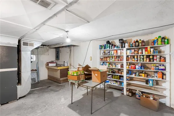 $270,000 | 430 Chestnut Drive, Marshall, MO 65340