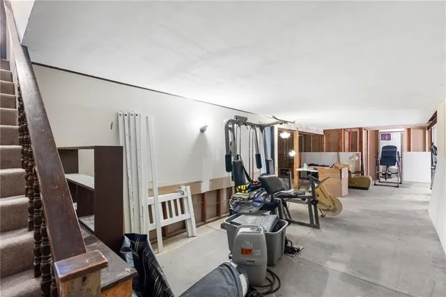 $275,000 | 430 Chestnut Drive, Marshall, MO 65340