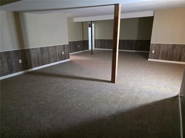 $270,000 | 430 Chestnut Drive, Marshall, MO 65340