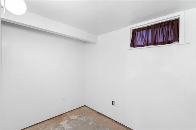 $275,000 | 430 Chestnut Drive, Marshall, MO 65340