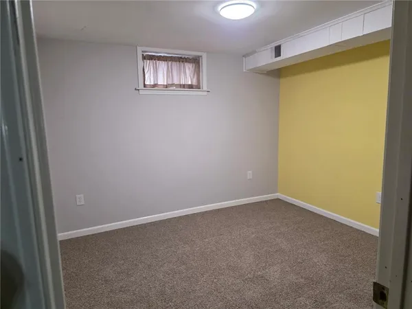 $270,000 | 430 Chestnut Drive, Marshall, MO 65340