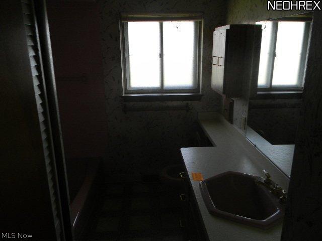 2535 Dentzler Road Parma, OH 44134 - Photo 11 of 16