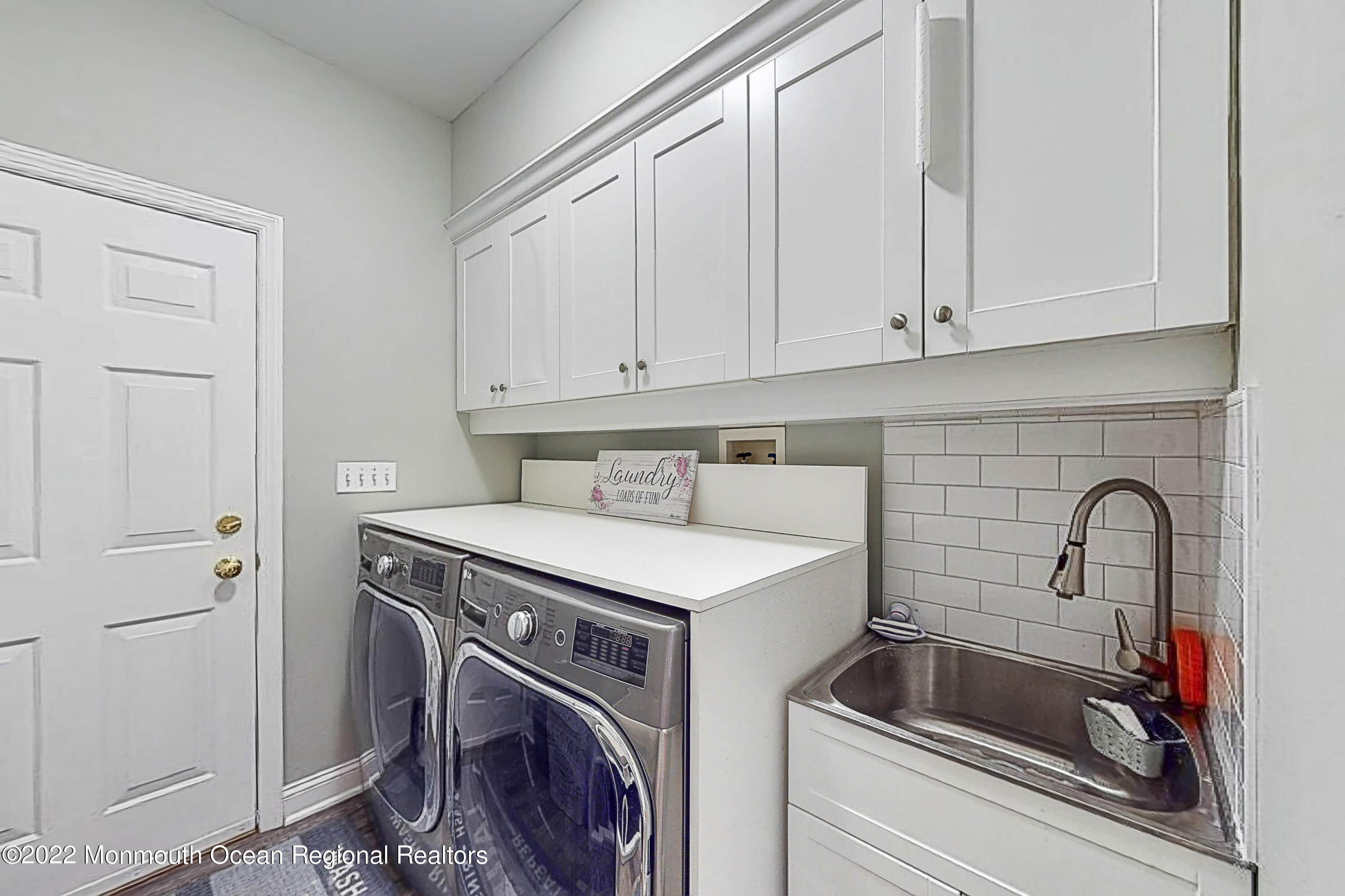 54 Overlook Drive Jackson, NJ 08527 - Photo 19 of 51 Laundry Room