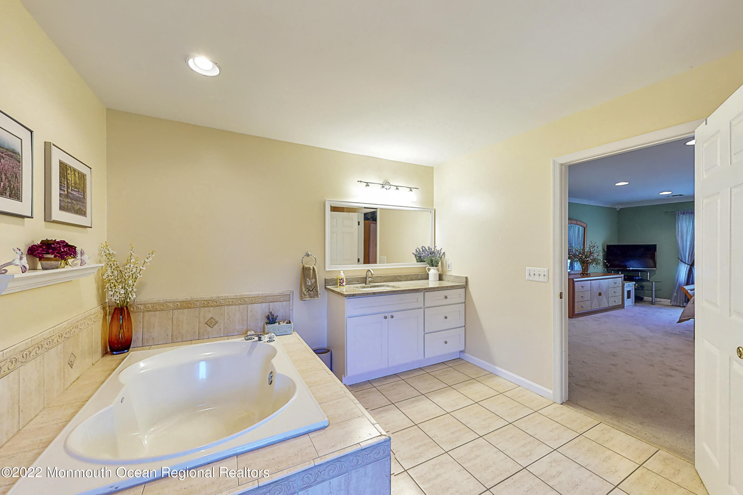 54 Overlook Drive Jackson, NJ 08527 - Photo 23 of 51 Primary Bath