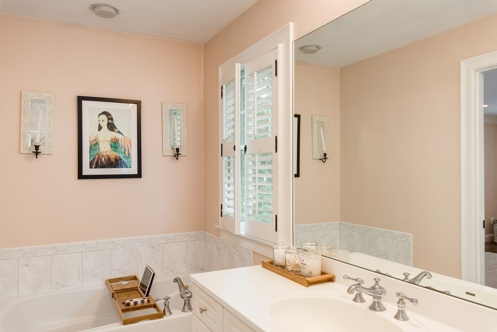 15 Meadowbrook Road, Unit 15 Brookline, MA 02467 - Photo 17 of 38 Gallery Image 17