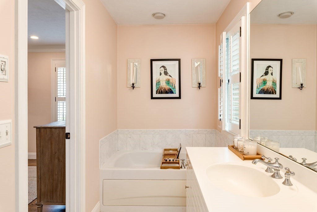 15 Meadowbrook Road, Unit 15 Brookline, MA 02467 - Photo 18 of 38 Gallery Image 18