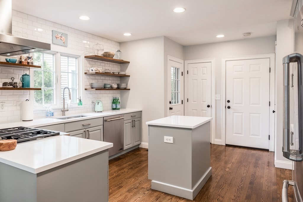 15 Meadowbrook Road, Unit 15 Brookline, MA 02467 - Photo 6 of 38 Gallery Image 6