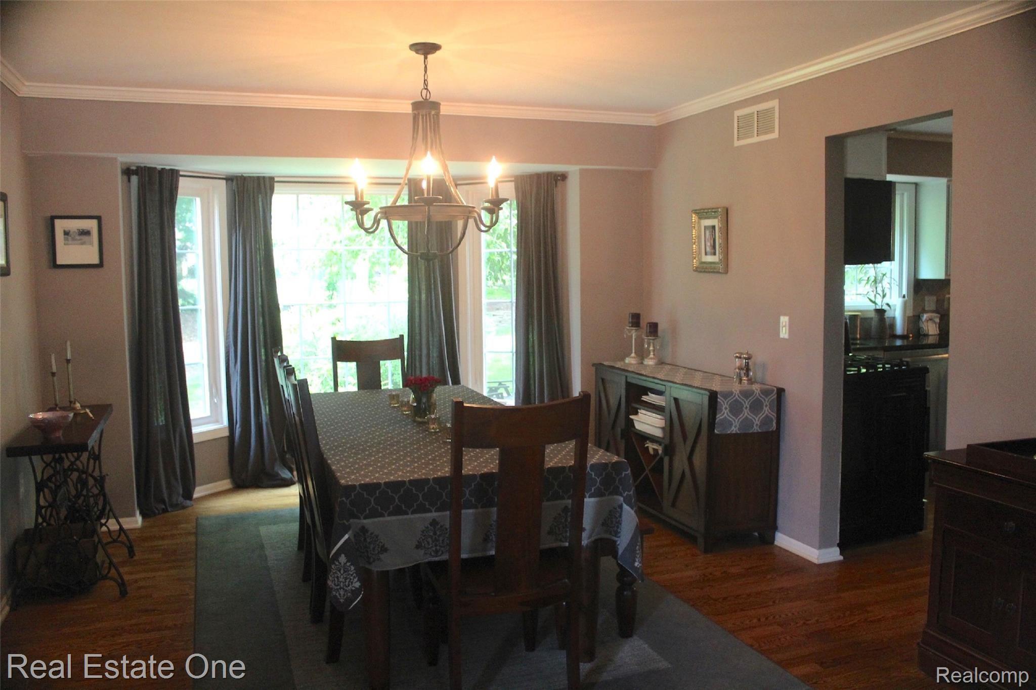 42244 Waterfall Road Northville, MI 48168 - Photo 9 of 55 dining room 1.JPG