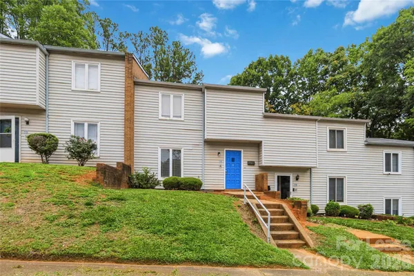 $1,800 | 2005 Stoney Point Lane, Unit 14, Charlotte, NC 28210