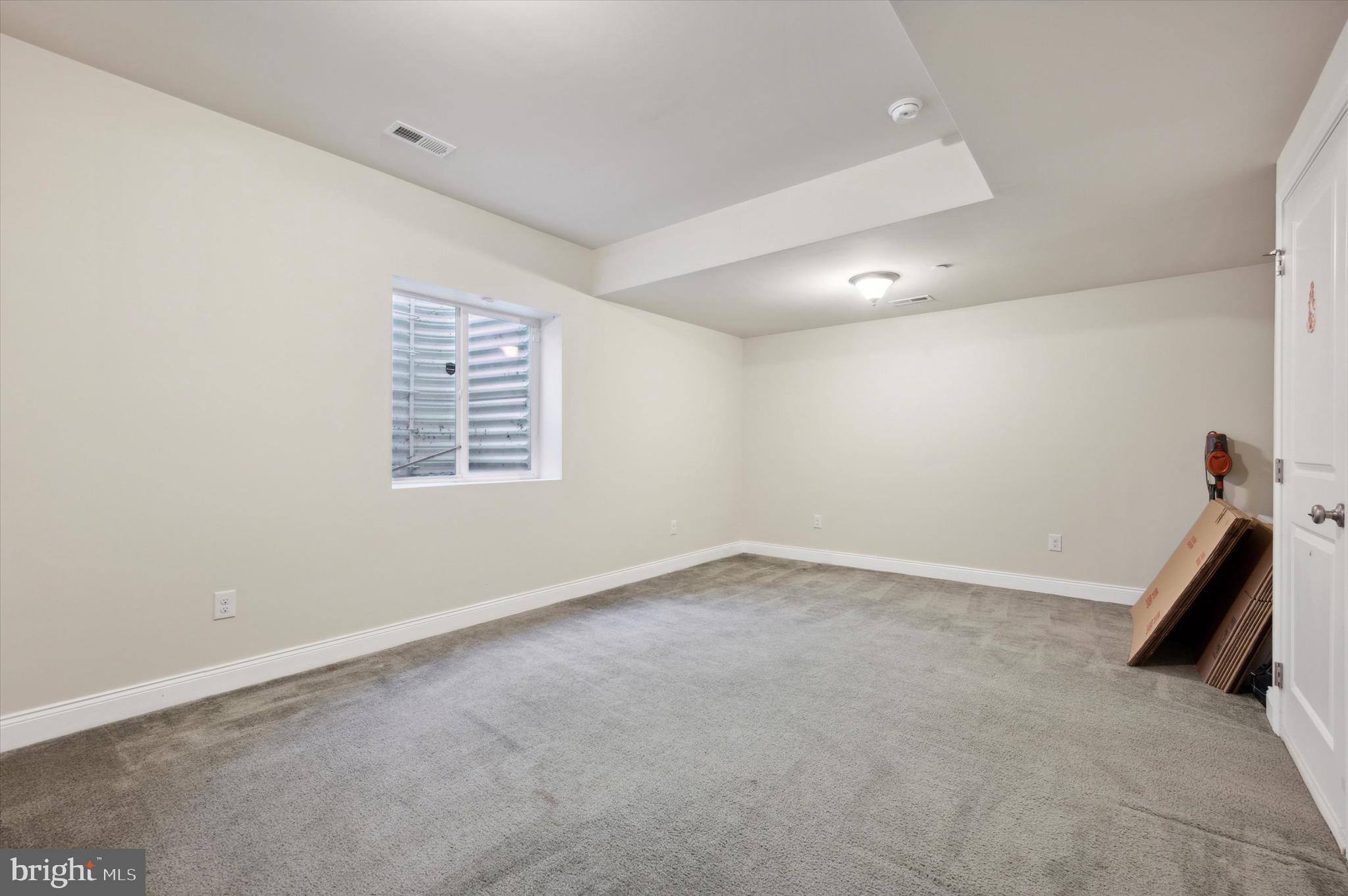 213 Avian Alley Springfield, PA 19064 - Photo 31 of 38 an empty room with windows