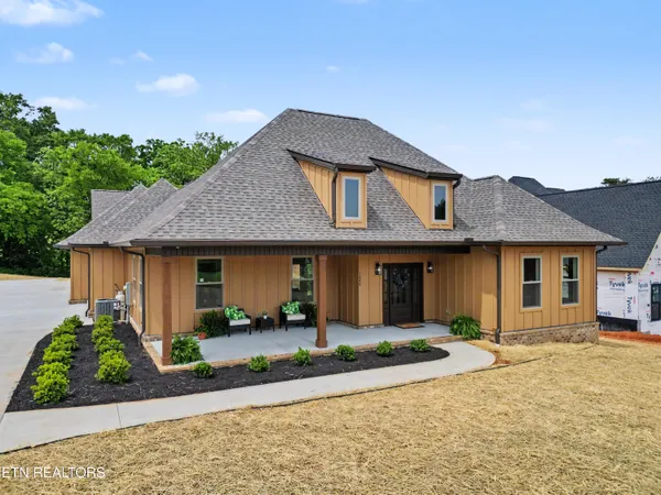 $950,000 | 1247 Herbert Drive, Greenback, TN 37742