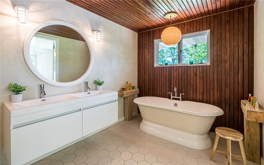 8024 Thompson Run Road Pittsburgh, PA 15237 - Photo 15 of 25 Gallery Image 15
