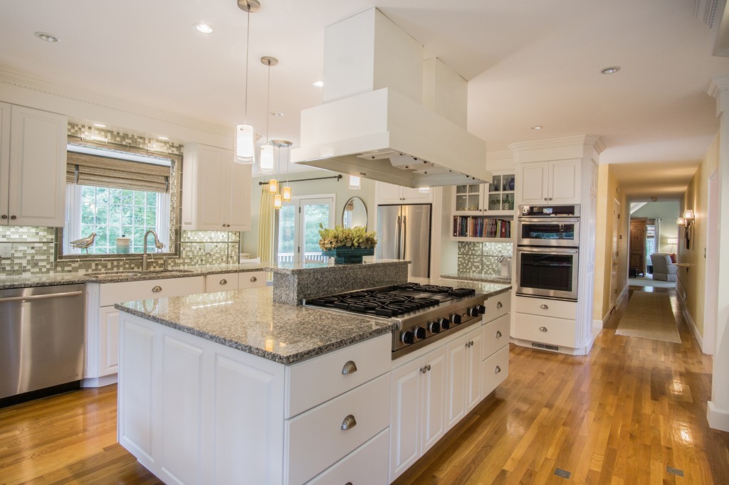 115 Lancaster Road North Andover, MA 01845 - Photo 13 of 30 Gallery Image 13