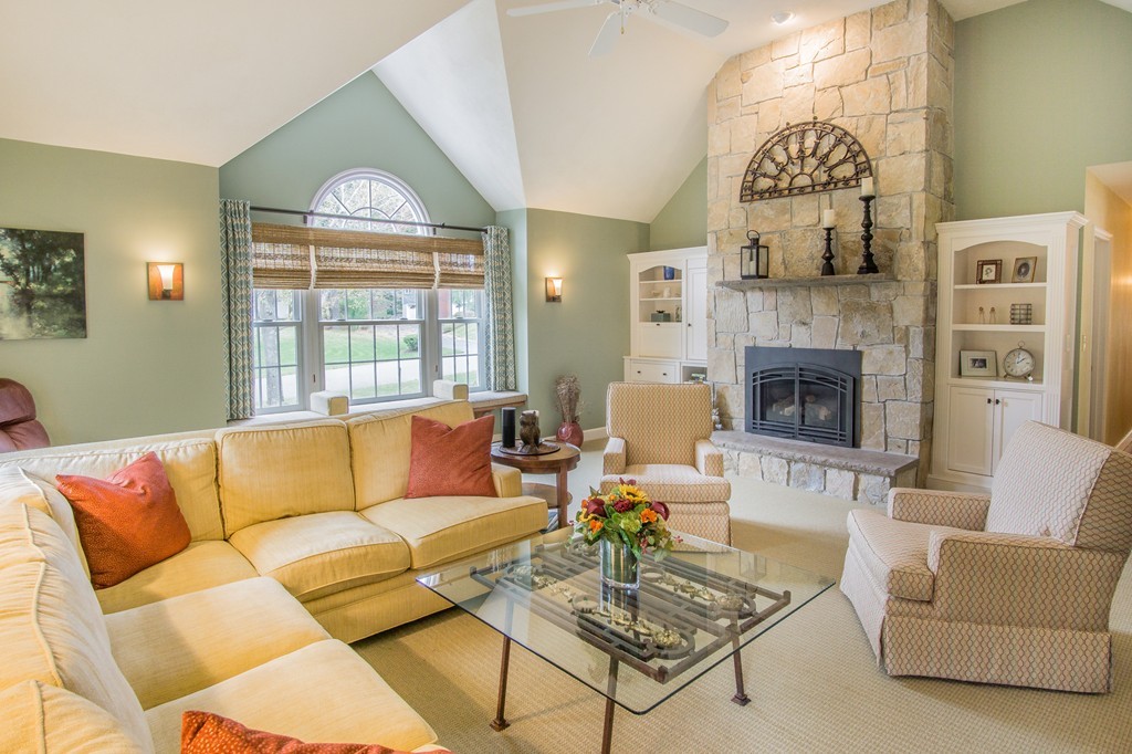 115 Lancaster Road North Andover, MA 01845 - Photo 6 of 30 Gallery Image 6