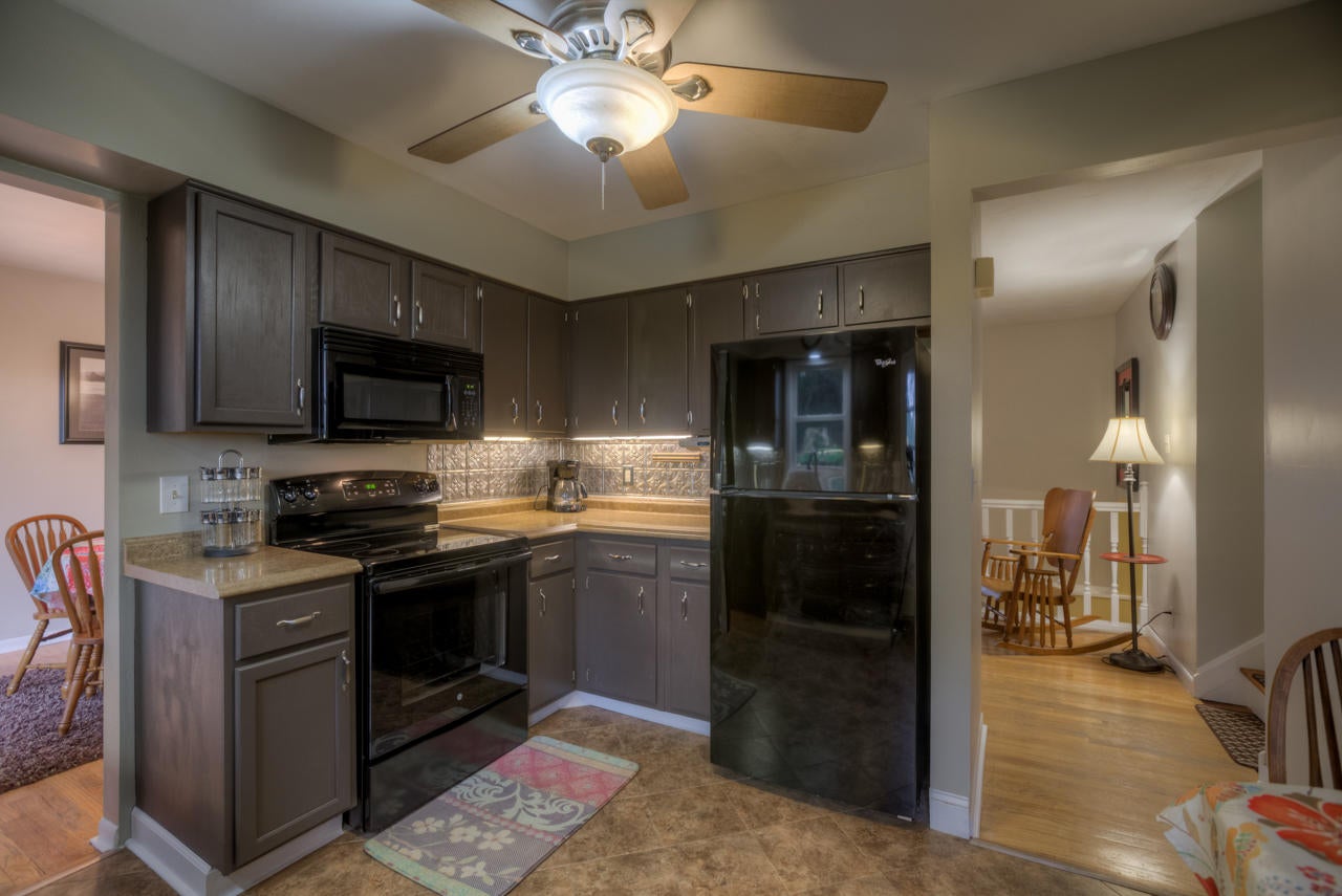 24 Virginia Hills Road Council Bluffs, IA 51503 - Photo 10 of 17 Gallery Image 10
