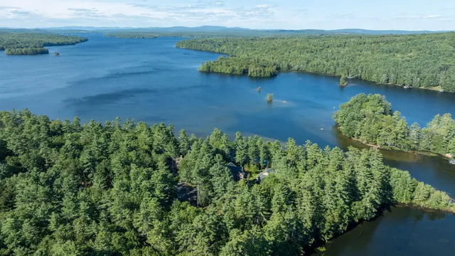 $749,900 | 26 East Beach Road, Unit 26, Casco, ME 04015