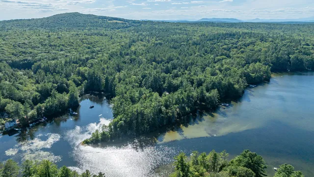 $749,900 | 26 East Beach Road, Unit 26, Casco, ME 04015