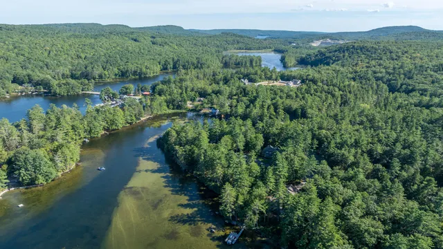 $749,900 | 26 East Beach Road, Unit 26, Casco, ME 04015