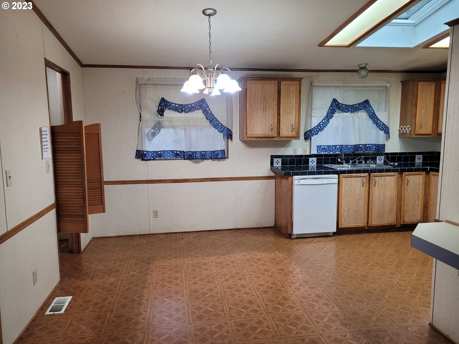 91919 George Hill Road Astoria, OR 97103 - Photo 13 of 21 Laundry
