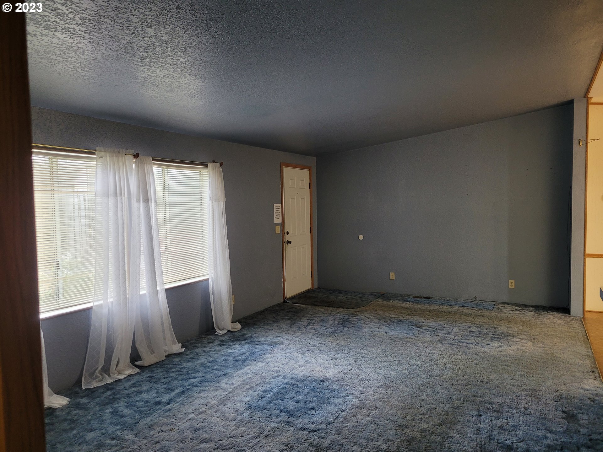 91919 George Hill Road Astoria, OR 97103 - Photo 9 of 21 Living Room