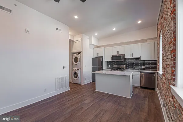 $1,912 | 1211 Bainbridge Street, Unit 3D, Philadelphia, PA 19147