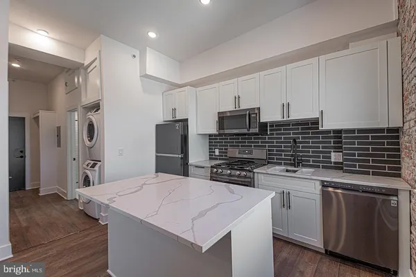 $1,912 | 1211 Bainbridge Street, Unit 3D, Philadelphia, PA 19147