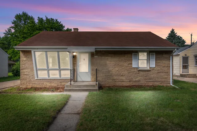 $219,900 | 5509 North 20th Street, Milwaukee, WI 53209