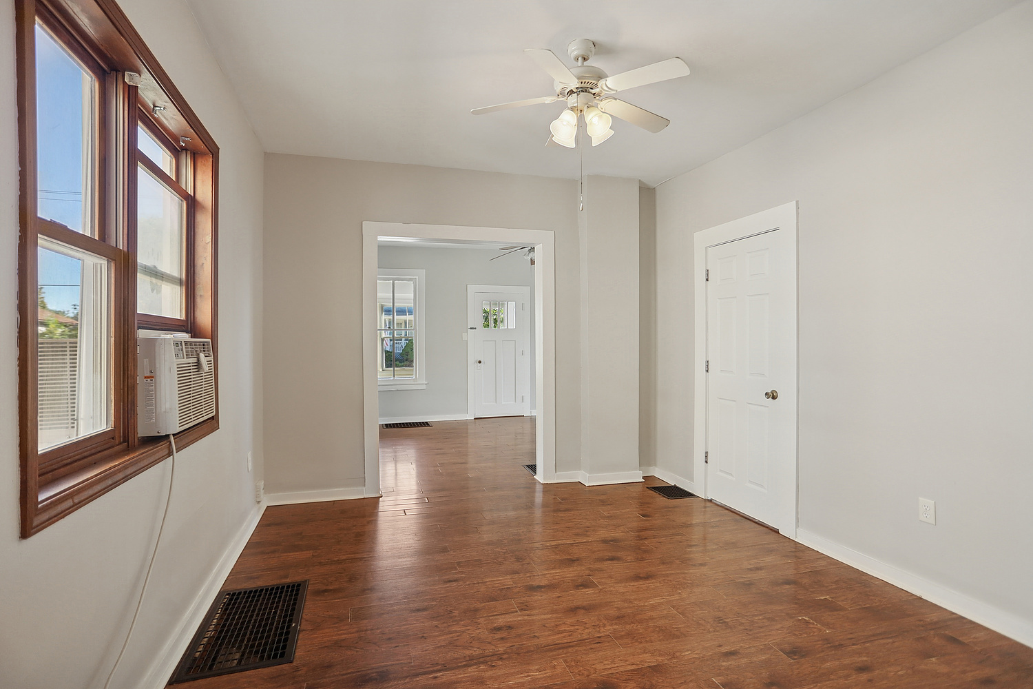 906 State Street Lemont, IL 60439 - Photo 9 of 20