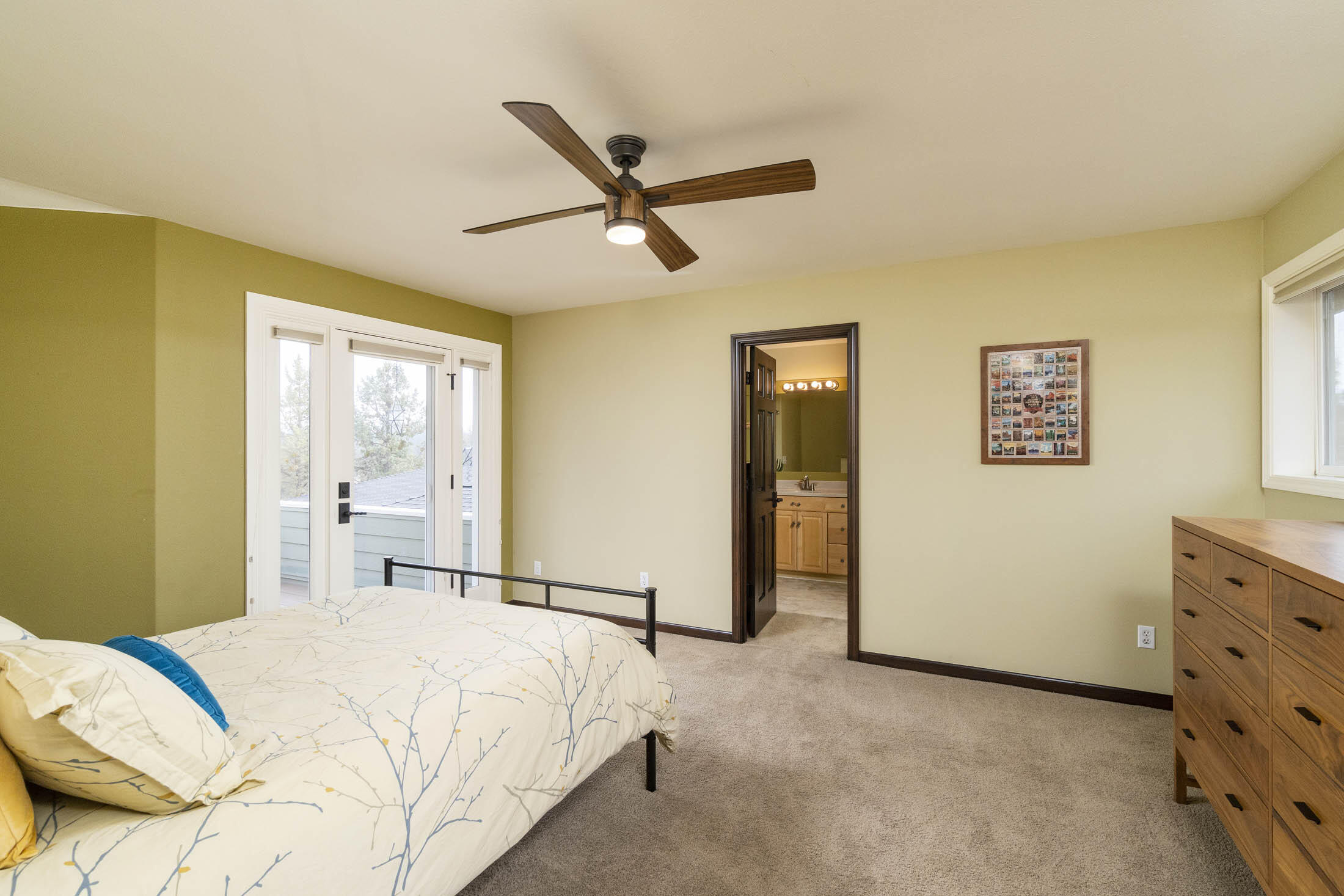 63595 O. B. Riley Road Bend, OR 97703 - Photo 14 of 32 Primary suite