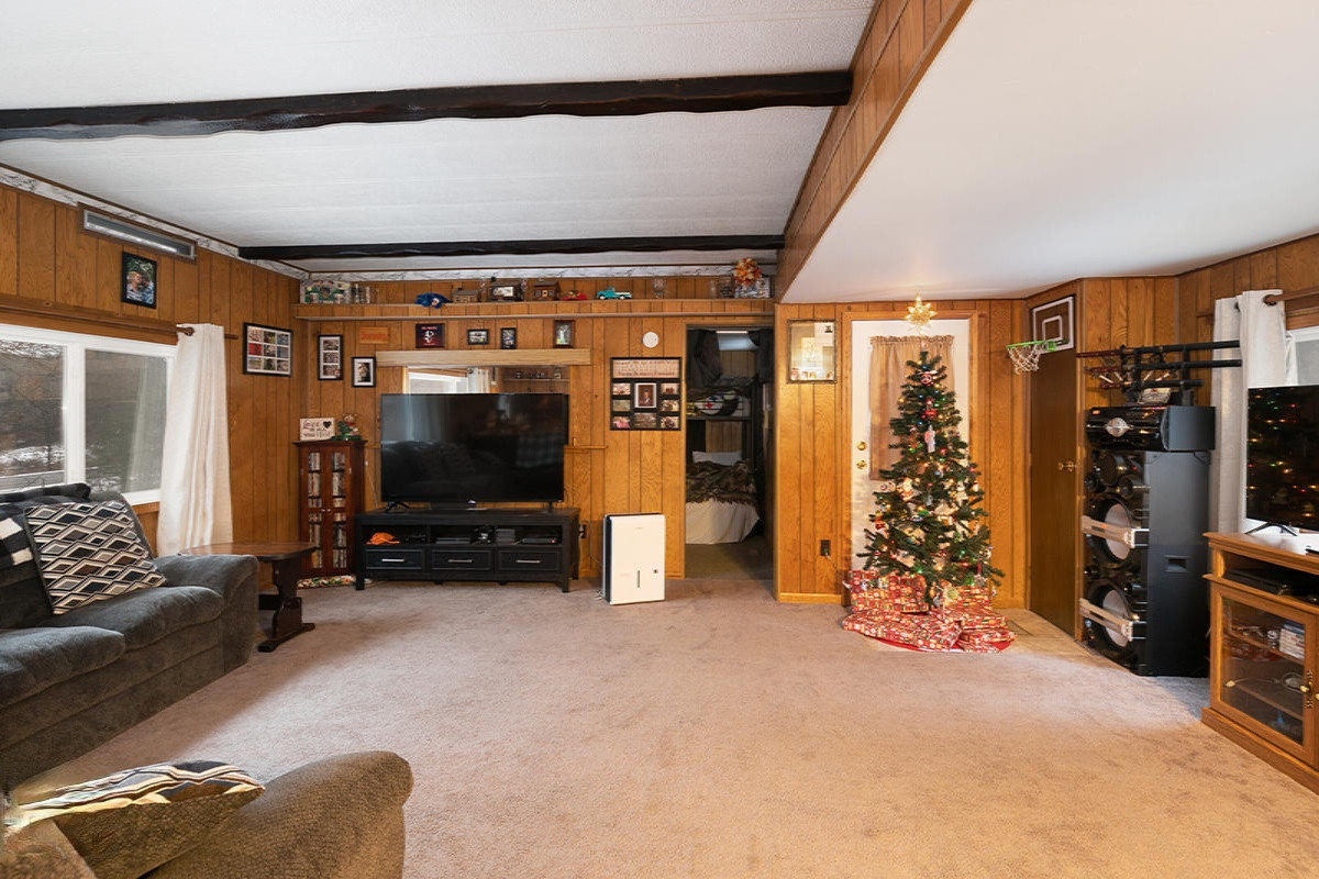19530 Jefferson Road Morley, MI 49336 - Photo 3 of 18 IMG_1002