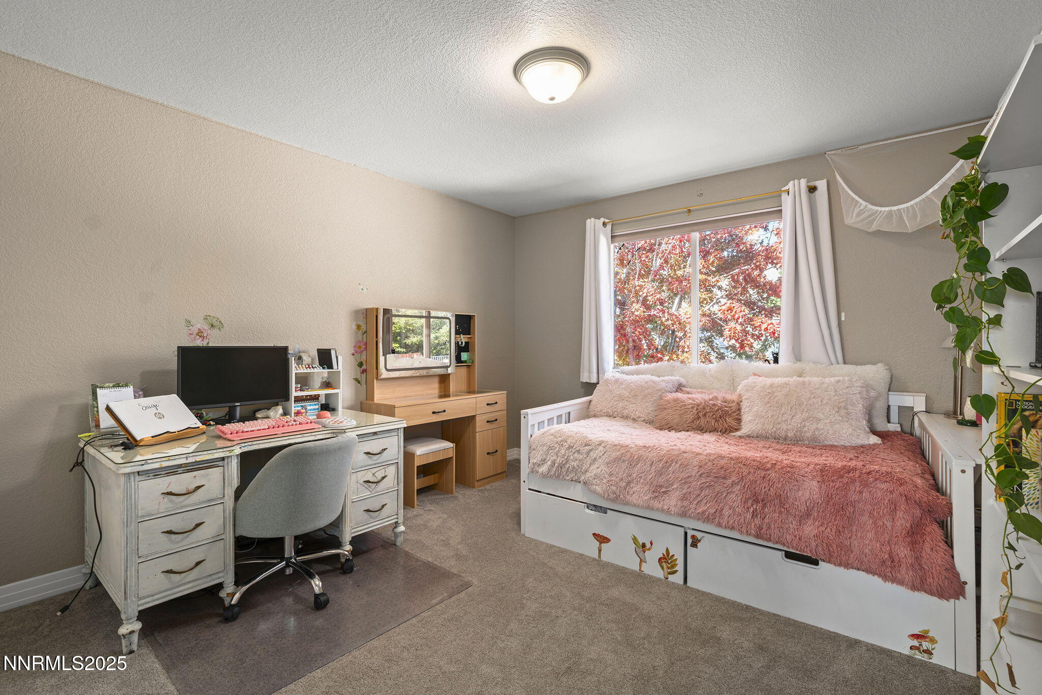 7159 Windstar Drive Reno, NV 89523 - Photo 18 of 33 a bedroom with a workspace