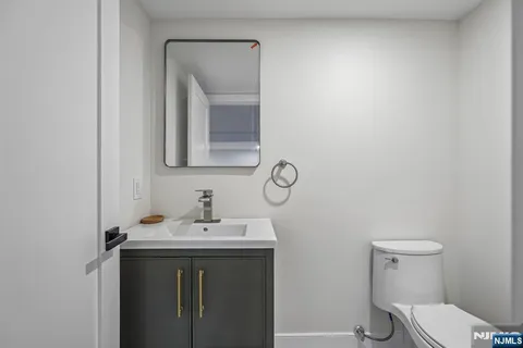 $1,550,000 | 229 Sutton Place, New Milford, NJ 07646