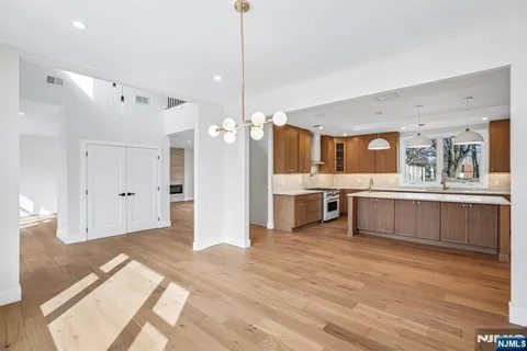 $1,550,000 | 229 Sutton Place, New Milford, NJ 07646