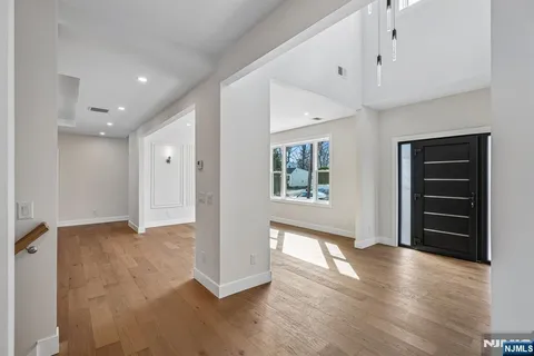 $1,550,000 | 229 Sutton Place, New Milford, NJ 07646