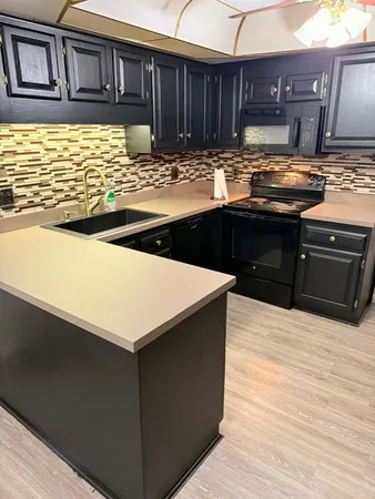 $225,000 | 32602 Barclay Square, Warren, MI 48093